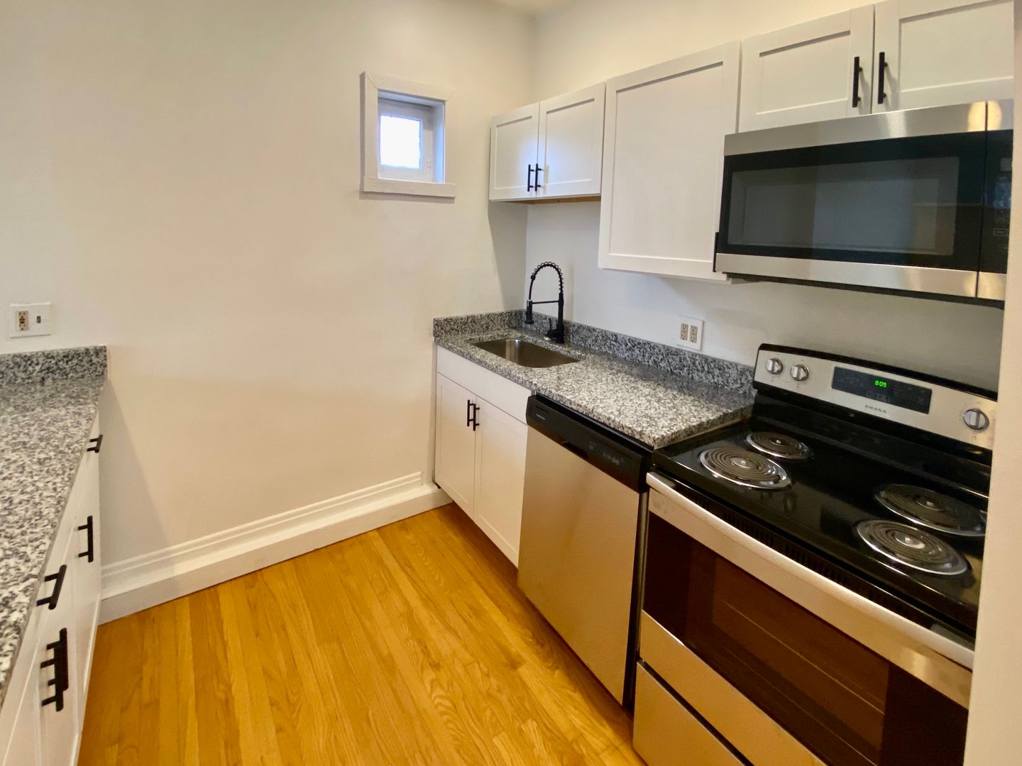 Cincinnati Apartment: 250 Warner St