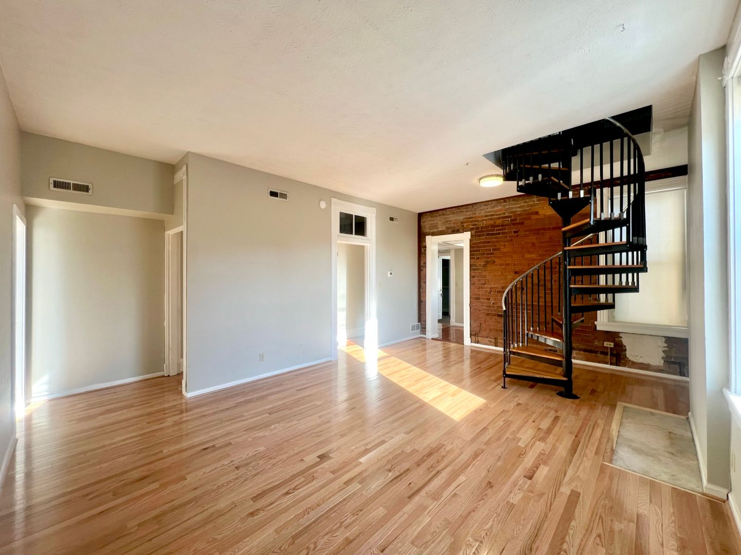 Cincinnati Apartment: 312 Ludlow Ave