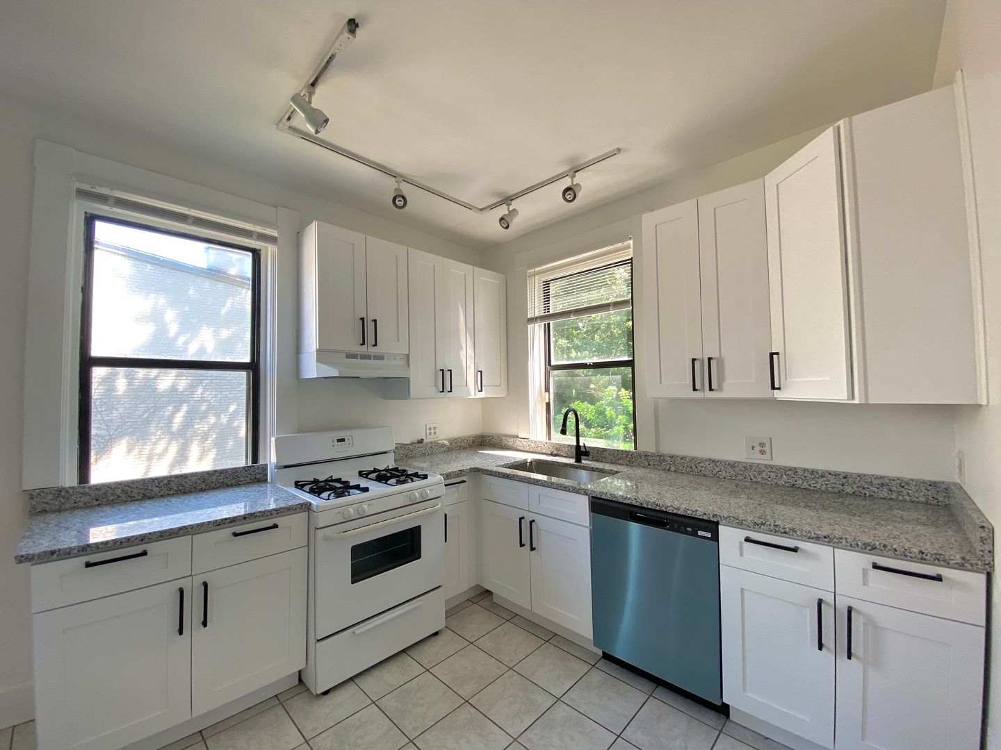 Cincinnati Apartment: 451 Warner st.