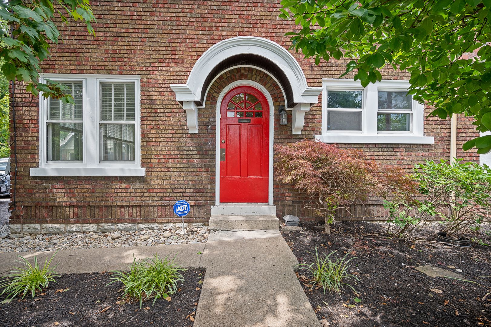 Cincinnati Apartment: 505 W McMillan Ave