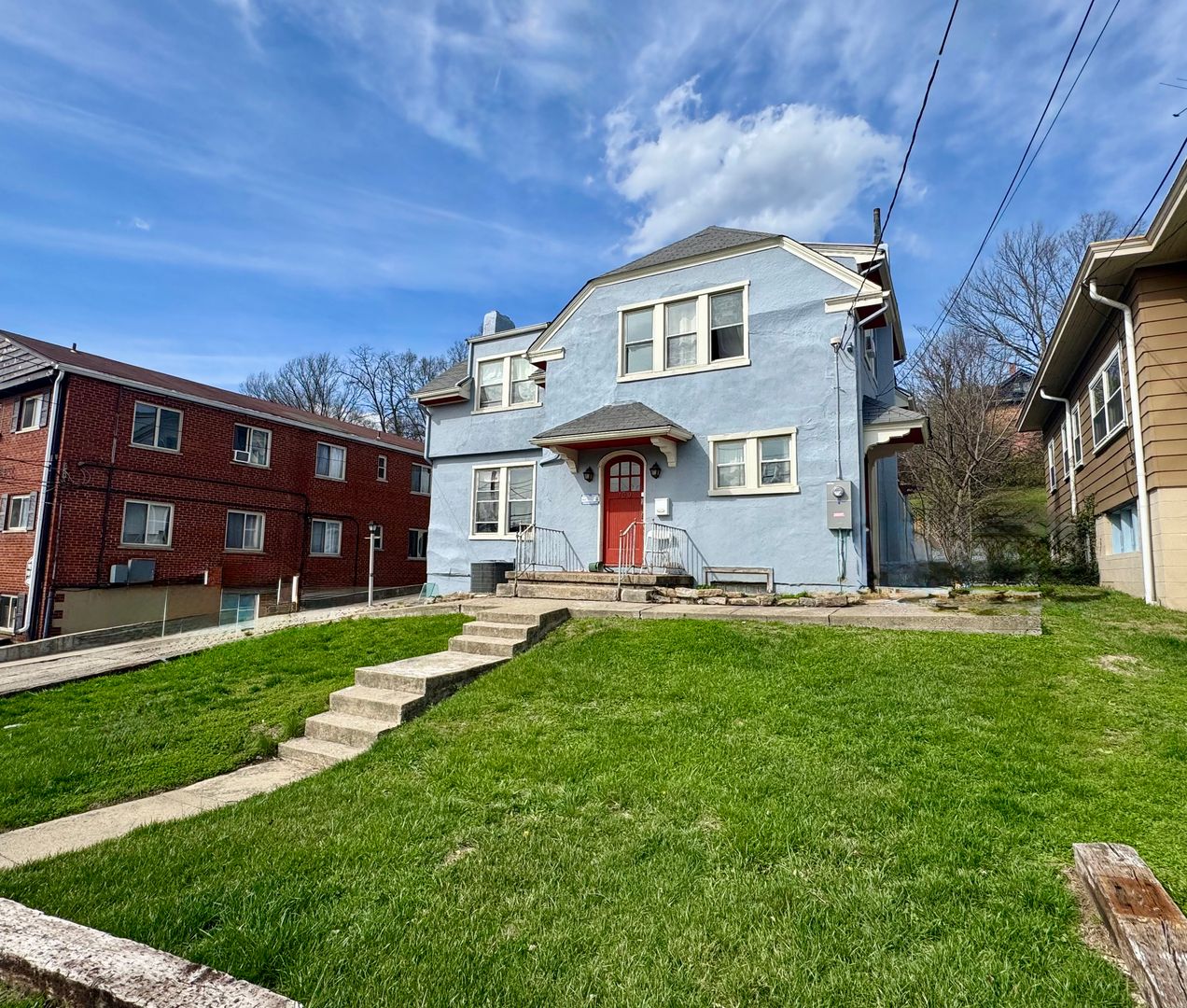 Cincinnati House: 350 Probasco St