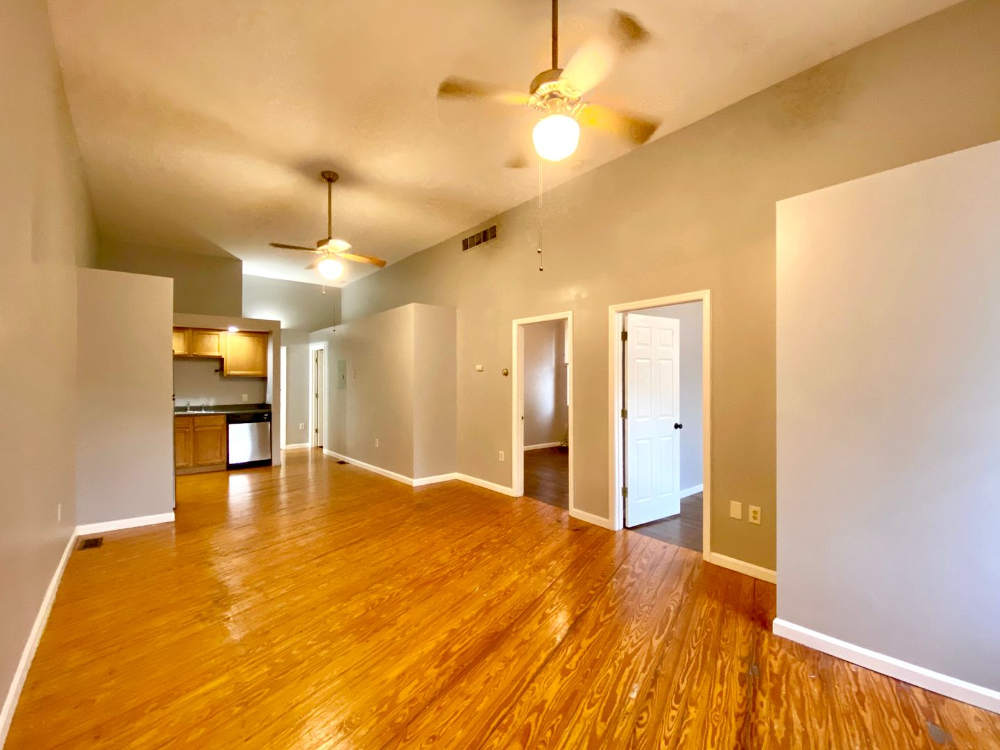 Cincinnati Apartment: 400 Warner St