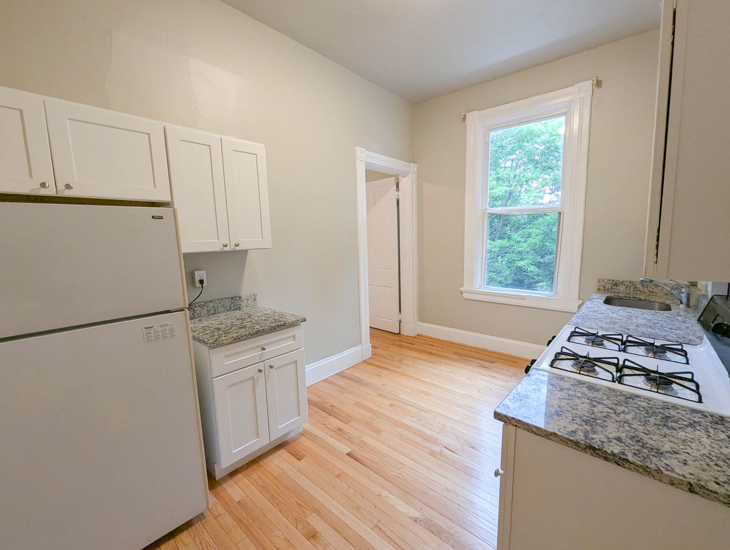 Cincinnati Apartment: 24 Conklin St.