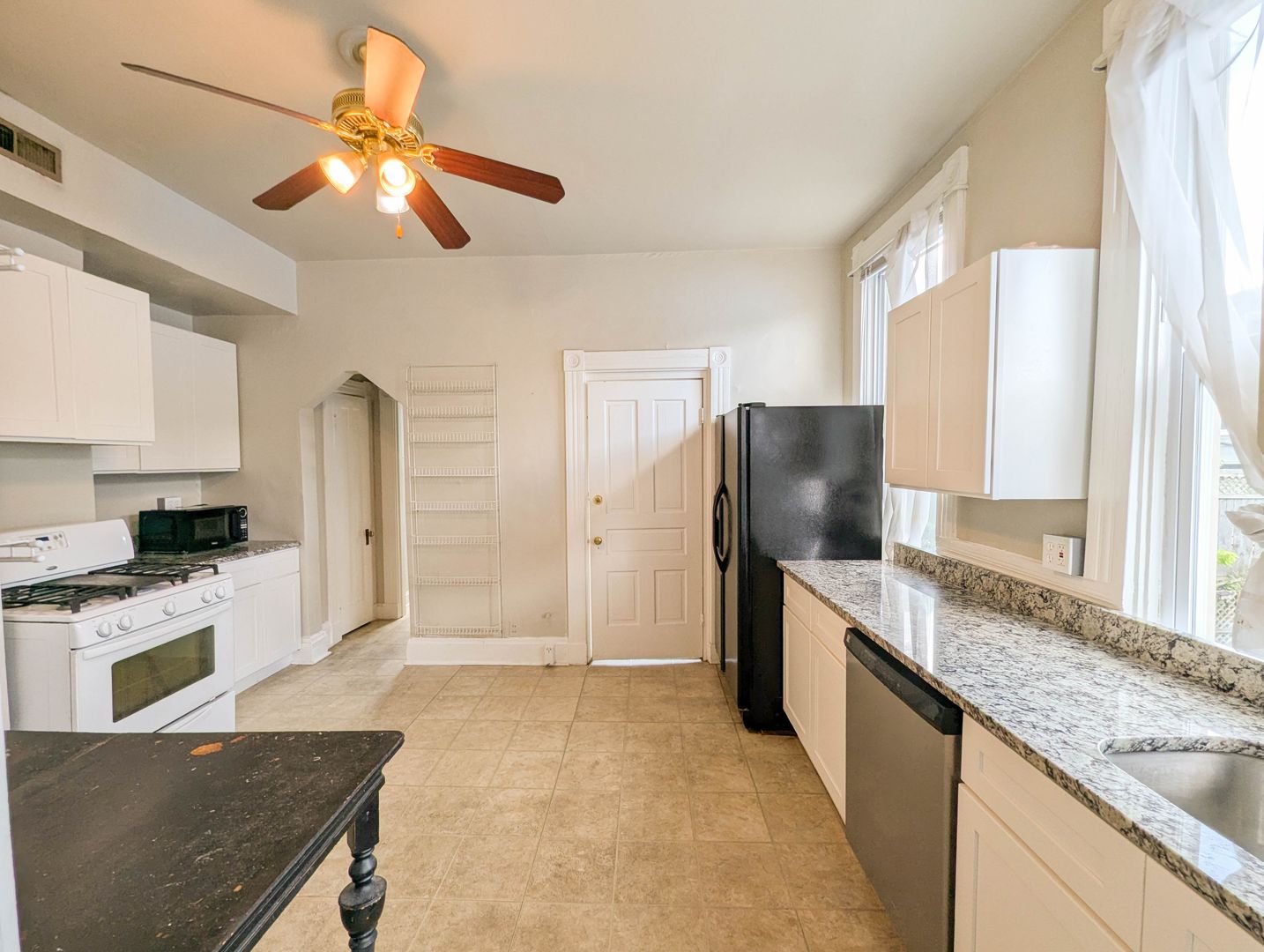 Cincinnati Apartment: 2322 Stratford