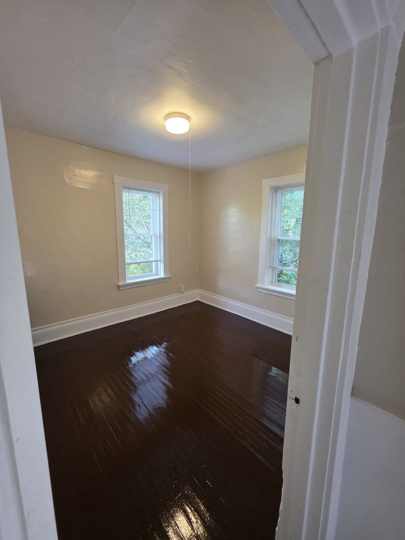 Springfield Apartment: 236-240 Locust Street