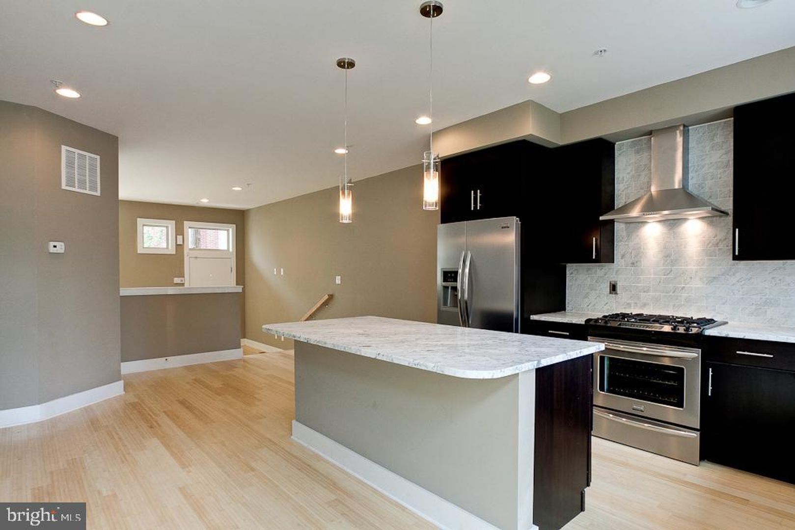 Philadelphia House: 1130 C N Front