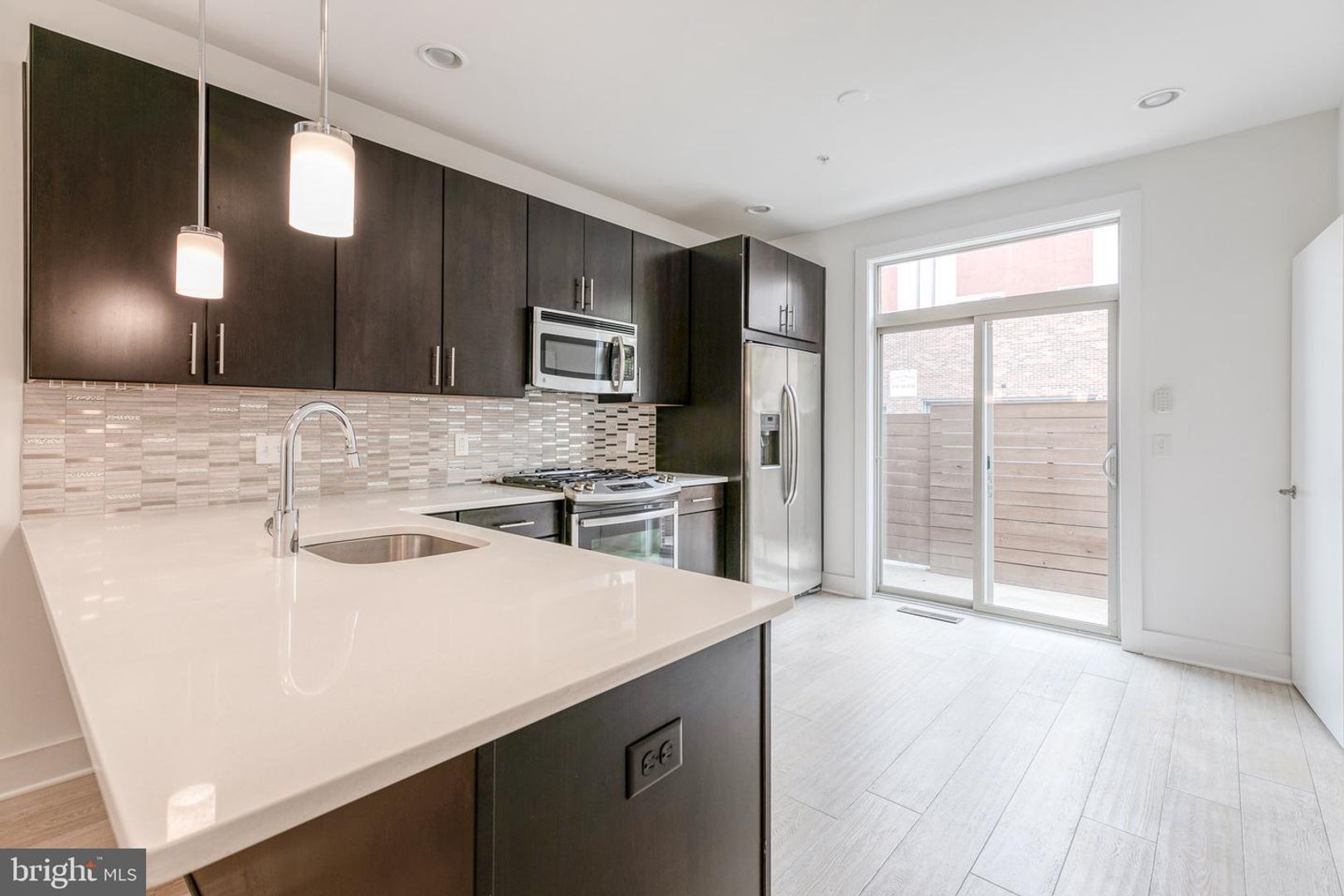 Philadelphia House: 918 N 5th St