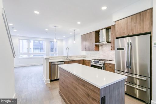 3 Bedroom Townhome – 634 North 5th Street #1, Philadelphia, PA 19123
