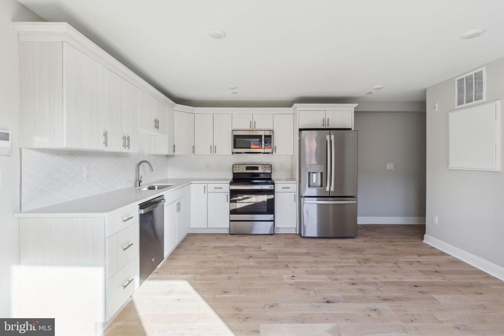 Philadelphia Apartment: 1164 S 18th St