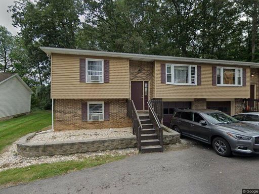 Four Bedroom Duplex - Available Mid-October – photo 1
