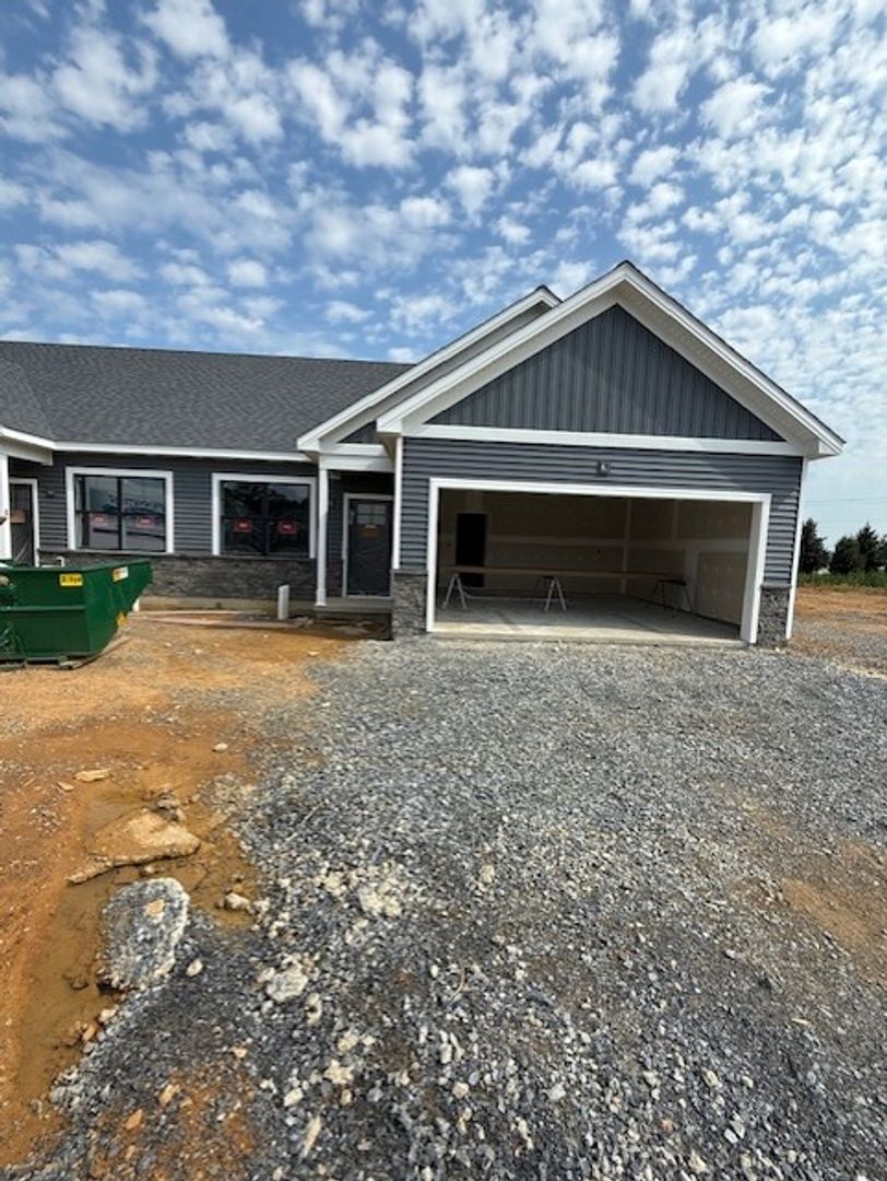 Manheim Townhome: Fruitville Pike