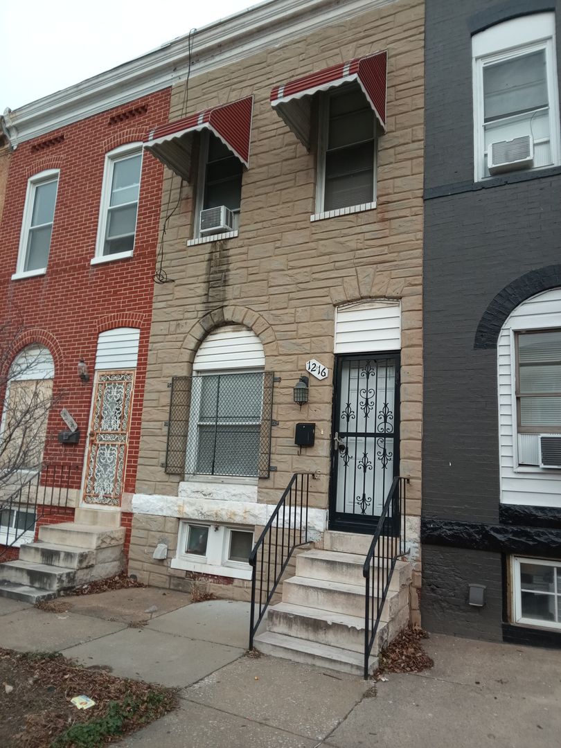 Baltimore House: 1216 E Federal St