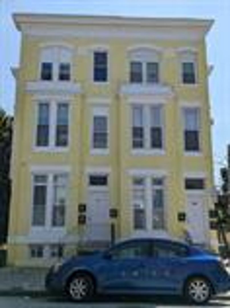 Baltimore Apartment: 101 East 22nd Street