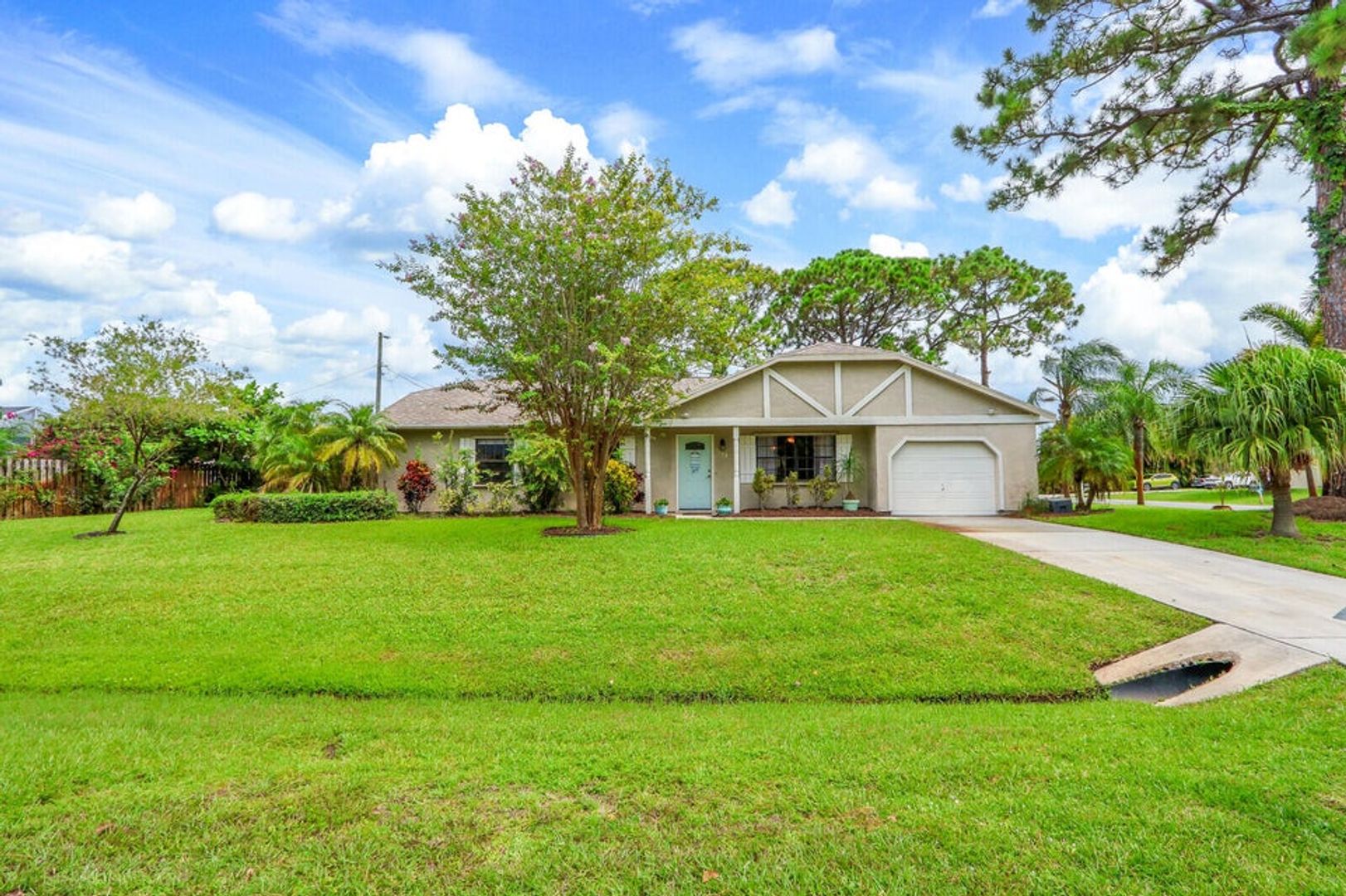 Port St Lucie House: 1258 NE Rickenbacker Terr