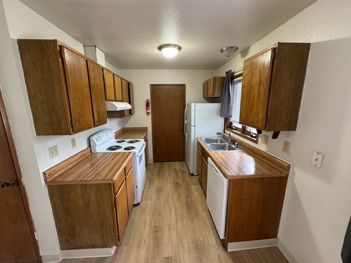 2 bed 1 bath near JBER with in-unit washer & dryer! – photo 1