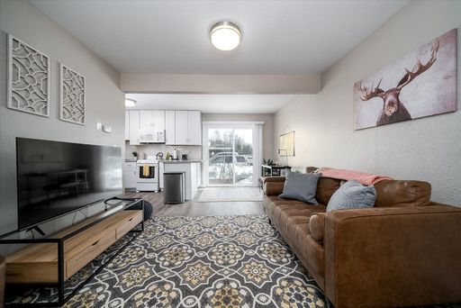 909 E 46th Ct, Unit #1 – photo 1