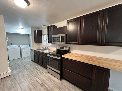 3 Bed/1 Bath Lower-level Duplex off De Armoun – photo 1