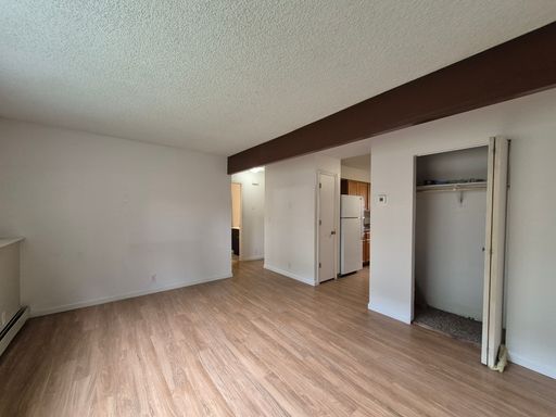 2 Bedroom and 1 Bathroom Unit - Pet Friendly! – photo 1