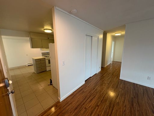 3 bed 1.5 bath Apartment – photo 1
