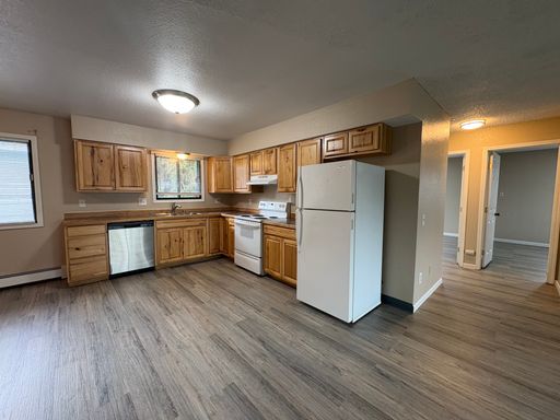 2Bed/1Bath Top Level Unit – photo 1