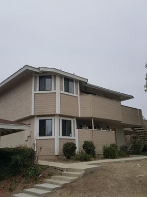 2+1 Ventura ground floor apartment w/ 1-car garage – photo 1