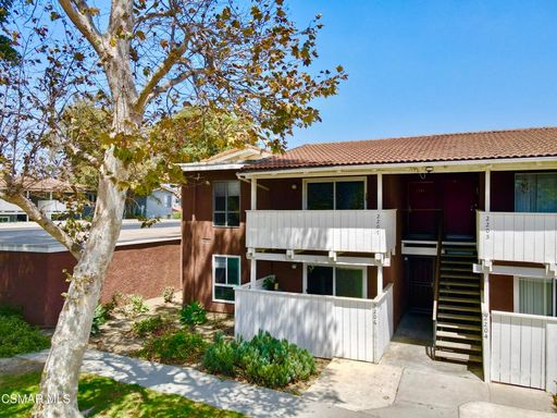 Peppertree Ventura Upper level 2+2 Highly Upgraded Condo w/ garage $2950 – photo 1