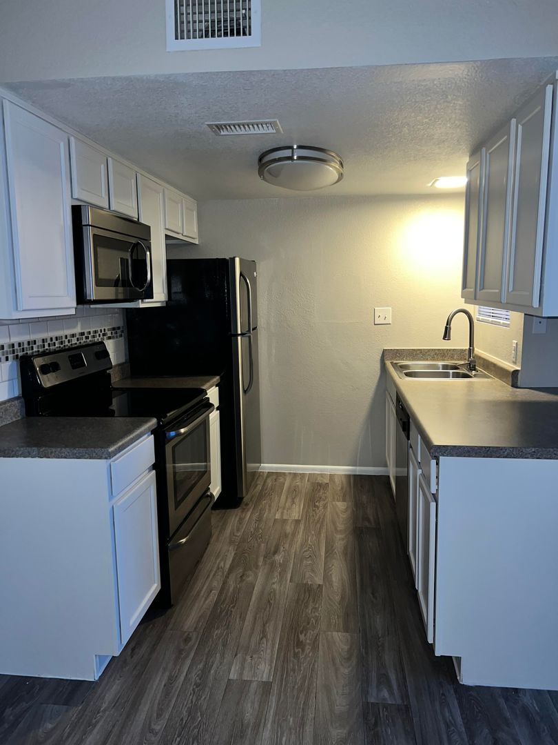 Tempe Apartment: 4839 S Darrow Dr