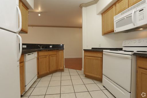2800 N Arizona Ave, Unit D-128 – photo 1