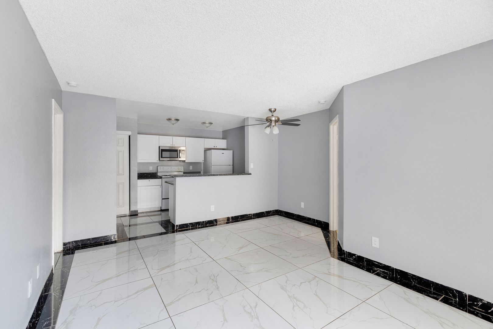 Glendale Apartment: 7111 N 75th Ave