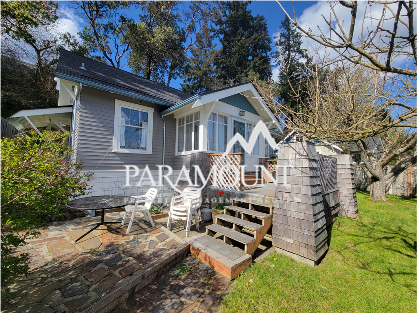 Bremerton House: 1555 Charleston Beach Rd W