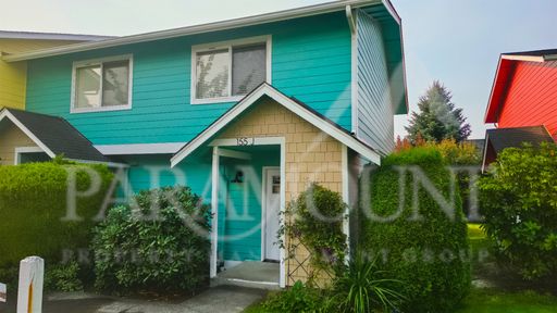 Fully Transformed End Unit in Downtown Poulsbo