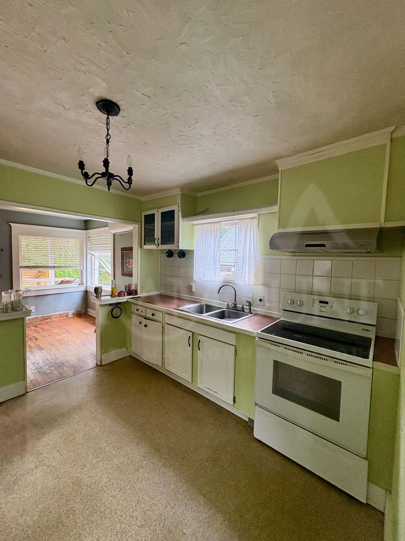 Port Orchard House: 914 Taylor Street E