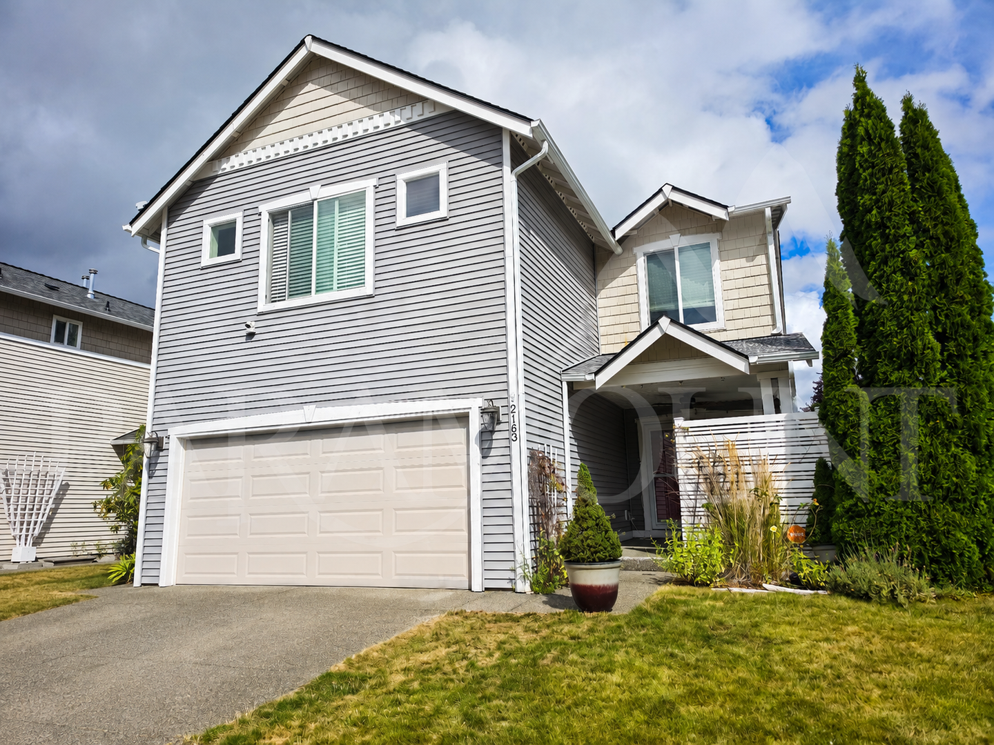 Port Orchard House: 2163 SW Warbler Way