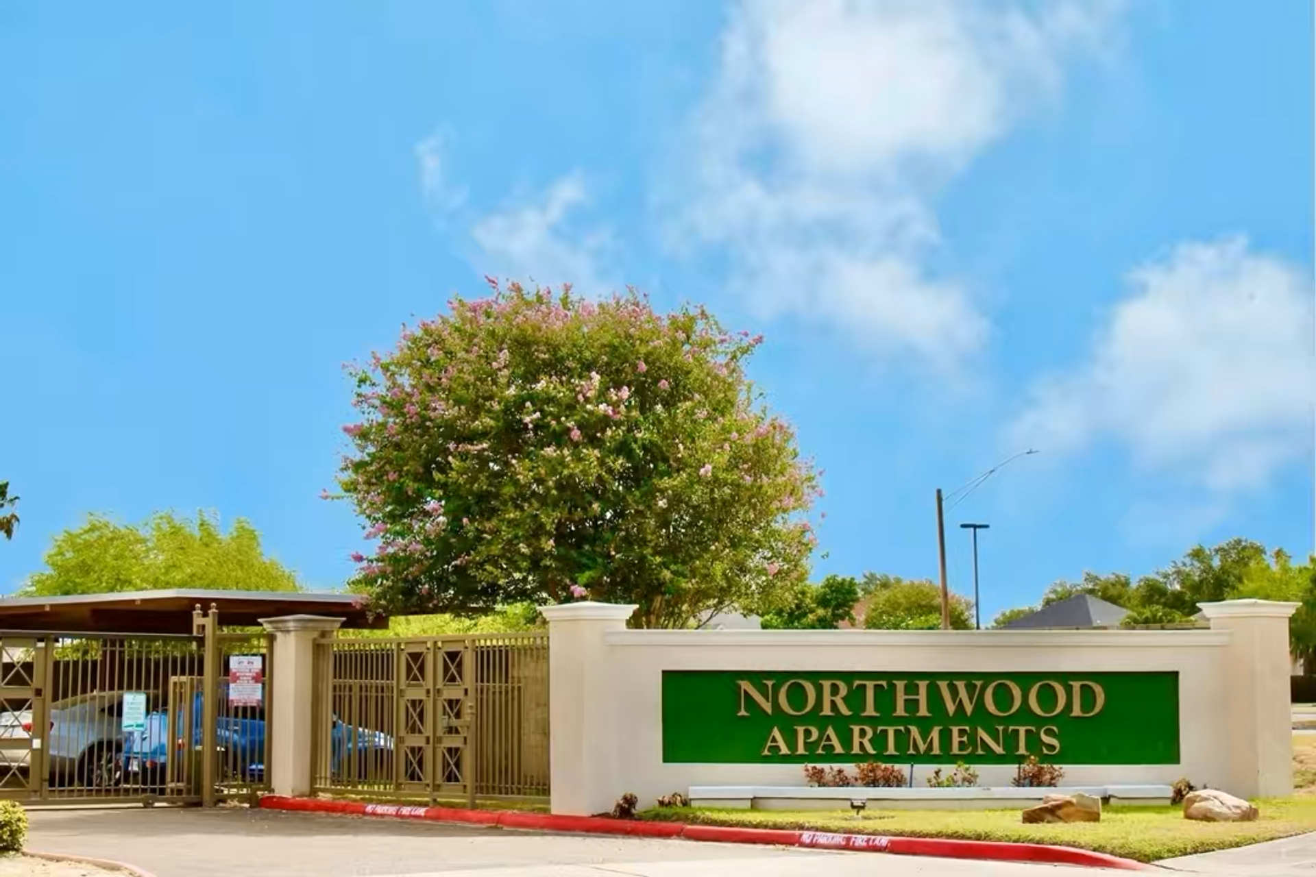 McAllen Apartment: 201 E Quamasia Ave