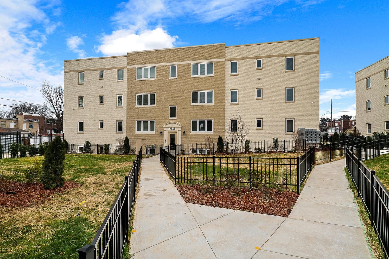 Washington Apartment: 3323 13th St. SE