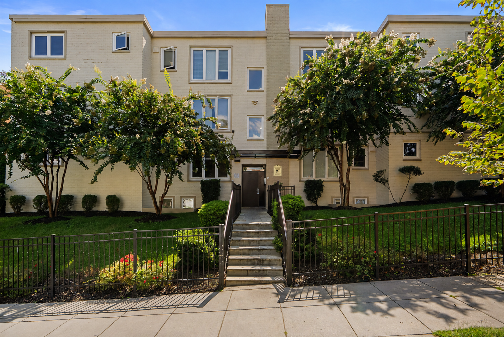 Washington Apartment: 2847 Gainesville St. SE