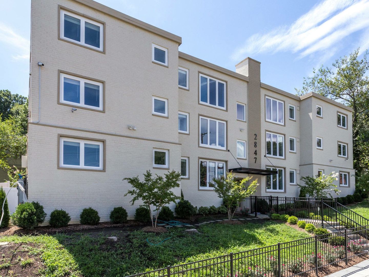 Washington Apartment: 2847 Gainesville St. SE