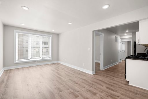 $2,000 Cash Lease Signing Bonus! No Application Fees! 3 BR 1 BATH AVAILABLE NOW! – photo 1