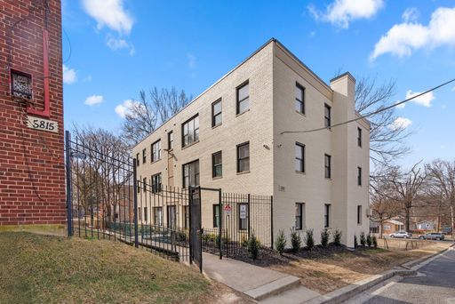 2-3 BED VOUCHERS WELCOME! $2,000 SIGNING BONUS! No application Fees + All utilities included! – photo 1