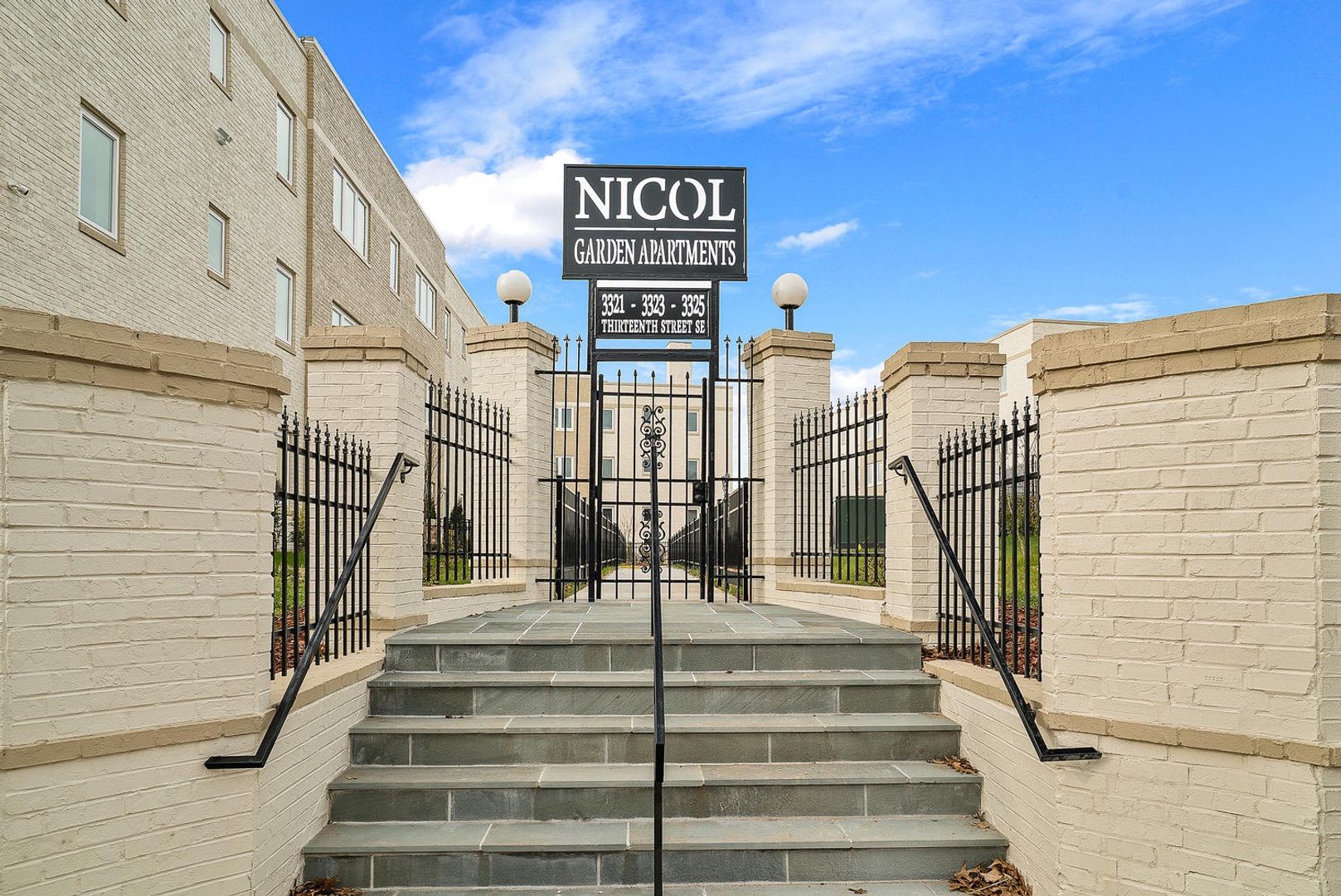 Washington Apartment: 3321 13th St. SE