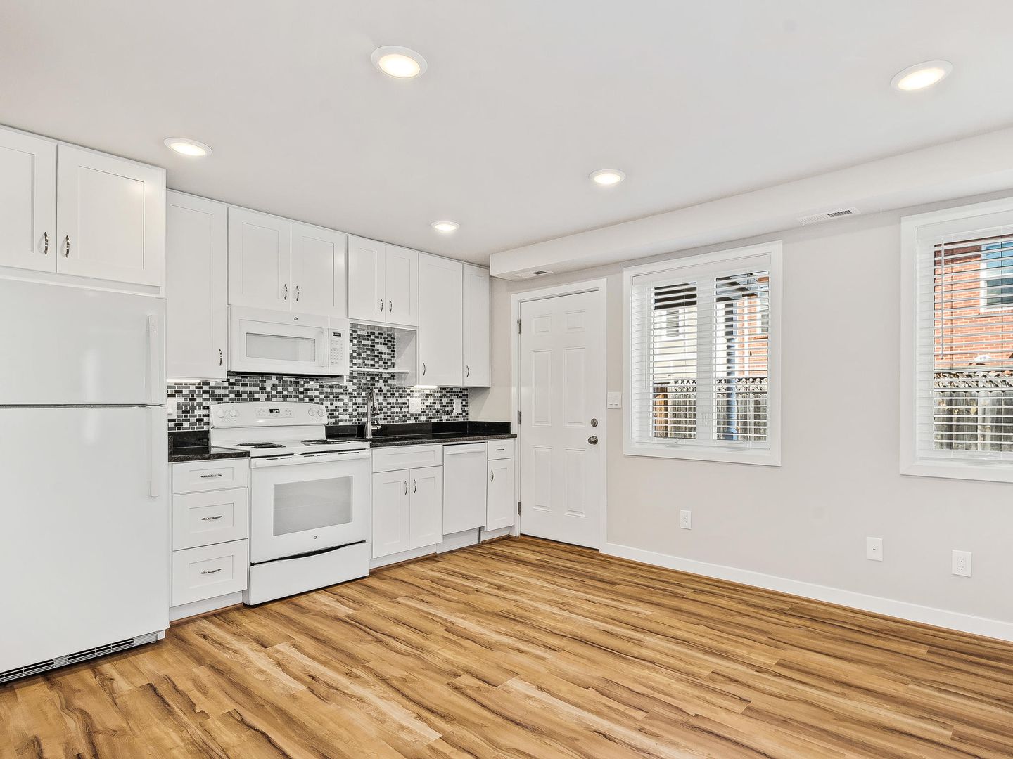 Washington Apartment: 2013 M St NE