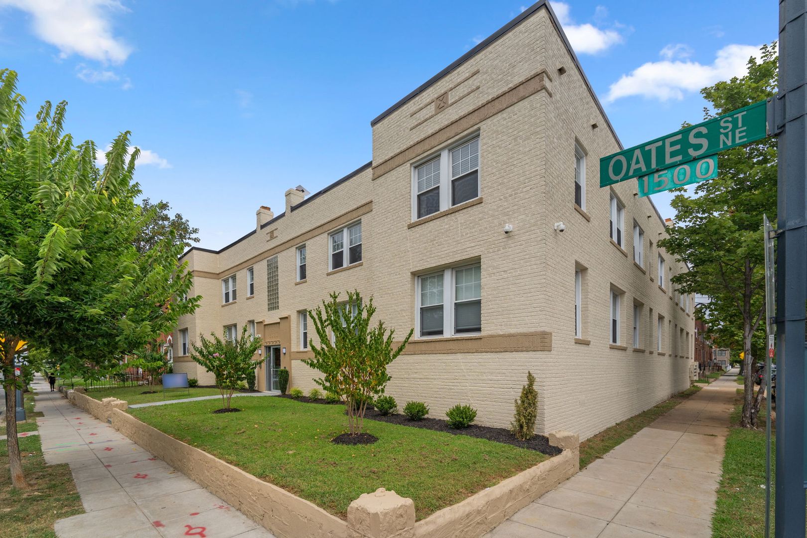 Washington Apartment: 1516 Oates Street NE