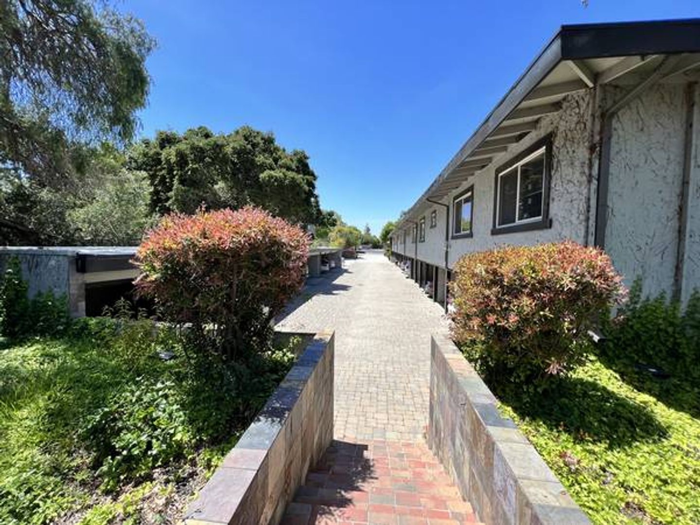 Sunnyvale Apartment: 942 Ponderosa Avenue