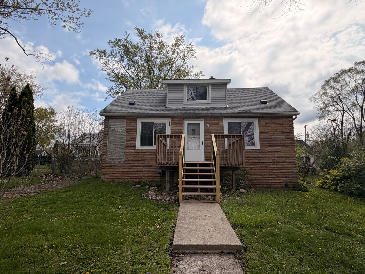 Waterford House: 91 Waterly Avenue