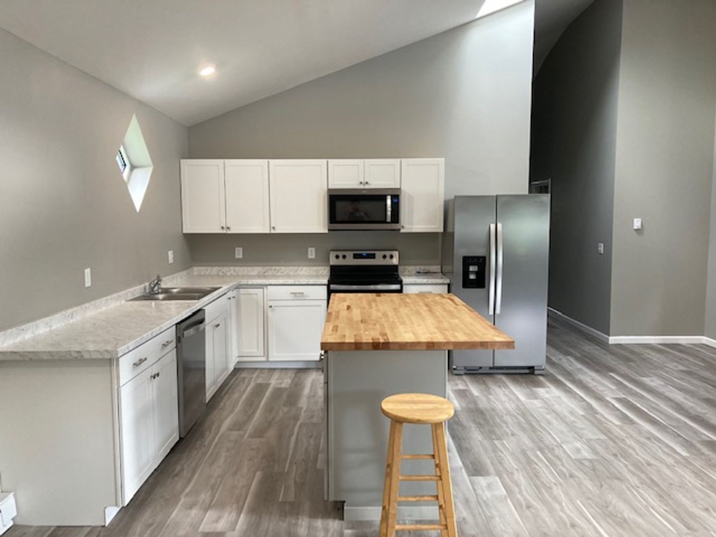 Horseheads Apartment: 2119-2121 Grand Central AVE