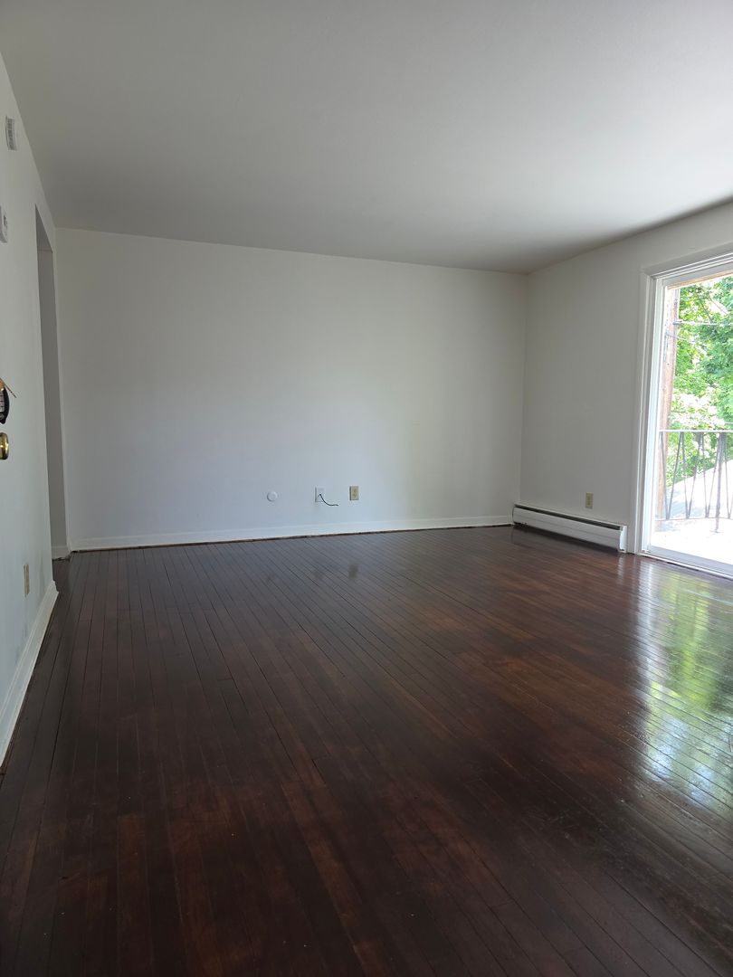 Elmira Apartment: 519 W WATER ST