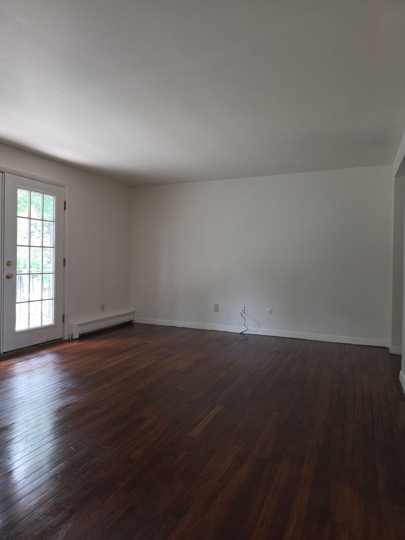 Elmira Apartment: 519 W WATER ST