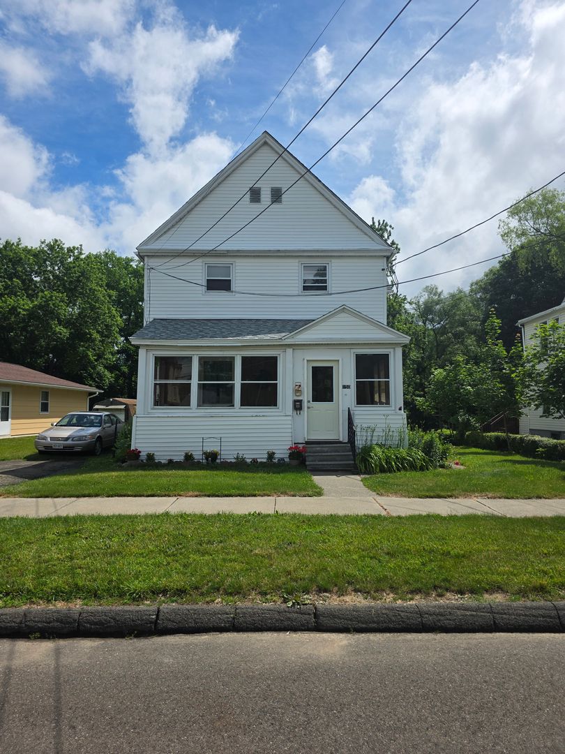 Elmira Apartment: 150 McCauley Ave
