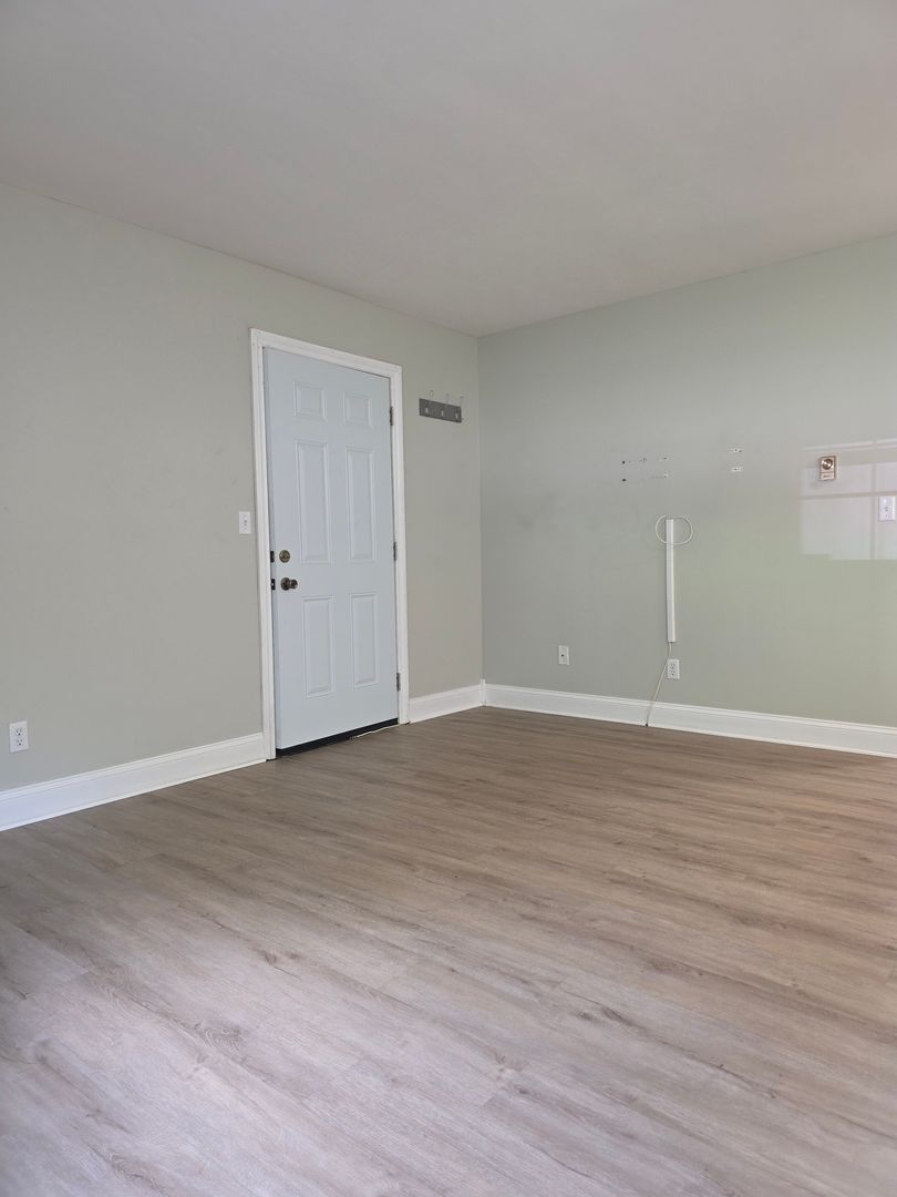 Elmira Heights Apartment: 289 Mulberry Ave