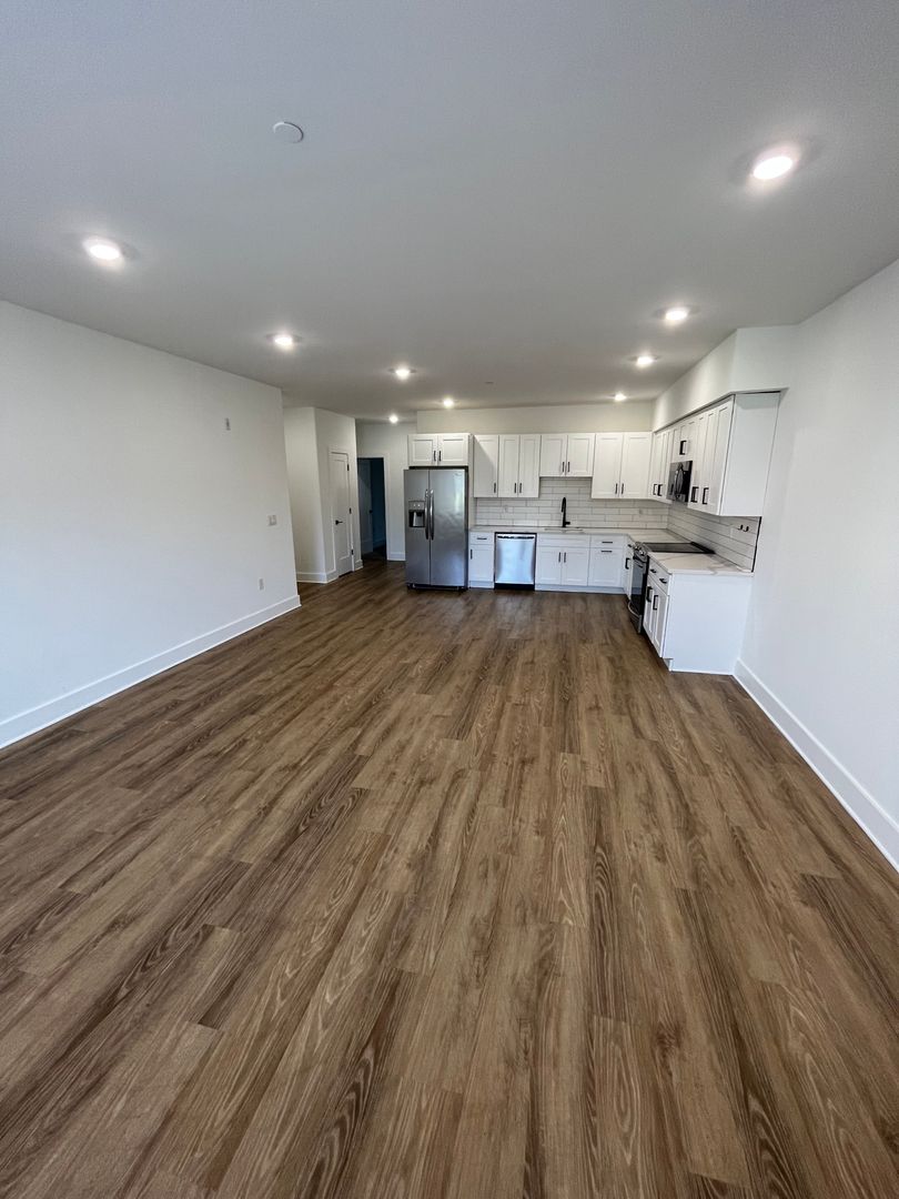 Philadelphia Apartment: 85 E Sharpnack St